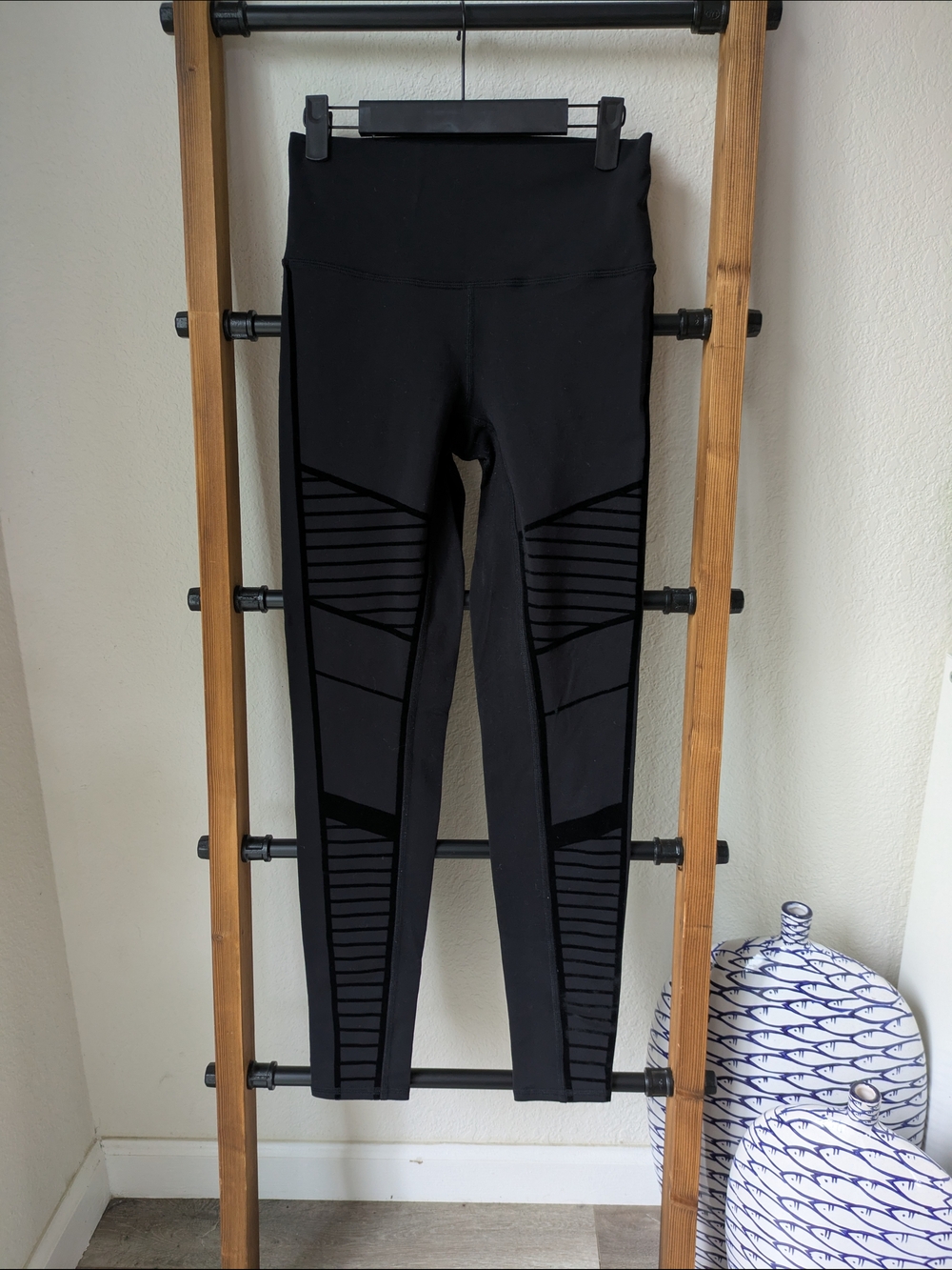 ALO Yoga Women's Black High-Waist Moto Leggings with Mesh Panel Detailing